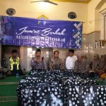 Jum’at Berkah Satlantas Bangkalan: AKP Febry Hermawan Turun Langsung Berbagi untuk Warga Demangan